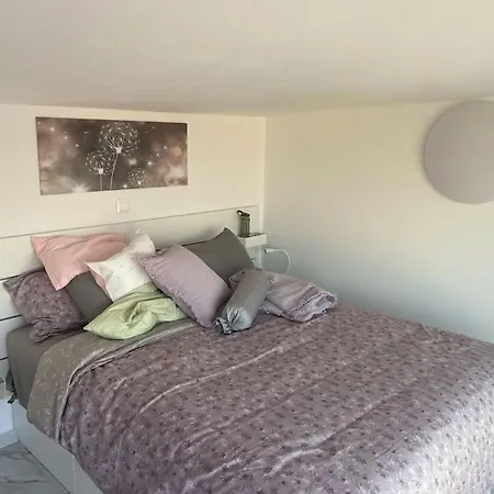Elias Apartment *